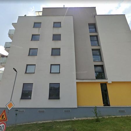 Alure Residences 1 & 24H Self Check-In, Free Parking In Front Of The Apartment Building, New Building, Terrace, Cafe With Breakfast In The Apartment Building, Next To The Aqua Park Banská Bystrica Exterior photo