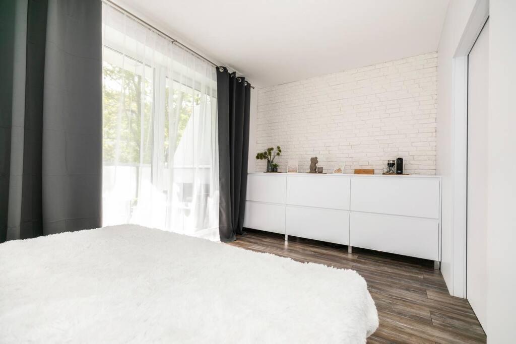 Alure Residences 1 & 24H Self Check-In, Free Parking In Front Of The Apartment Building, New Building, Terrace, Cafe With Breakfast In The Apartment Building, Next To The Aqua Park Banská Bystrica Exterior photo