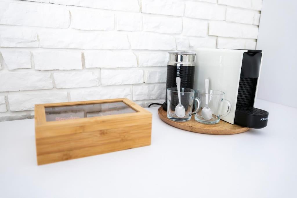 Alure Residences 1 & 24H Self Check-In, Free Parking In Front Of The Apartment Building, New Building, Terrace, Cafe With Breakfast In The Apartment Building, Next To The Aqua Park Banská Bystrica Exterior photo