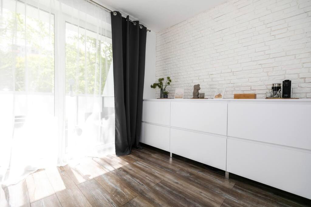 Alure Residences 1 & 24H Self Check-In, Free Parking In Front Of The Apartment Building, New Building, Terrace, Cafe With Breakfast In The Apartment Building, Next To The Aqua Park Banská Bystrica Exterior photo