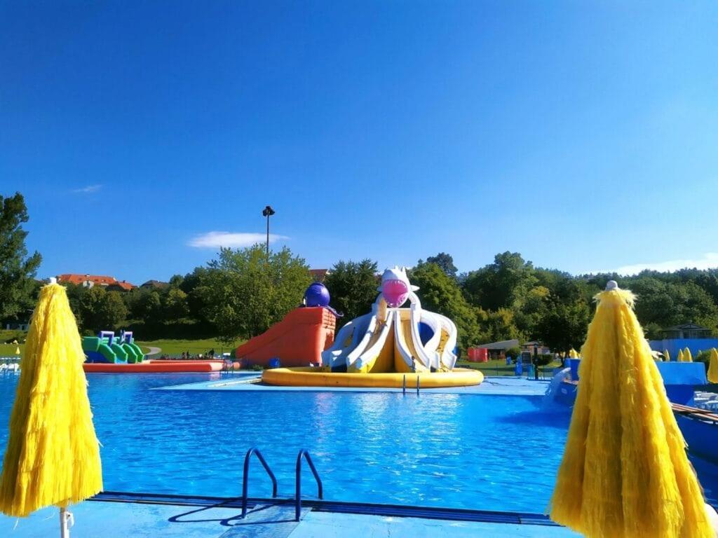 Alure Residences 1 & 24H Self Check-In, Free Parking In Front Of The Apartment Building, New Building, Terrace, Cafe With Breakfast In The Apartment Building, Next To The Aqua Park Banská Bystrica Exterior photo